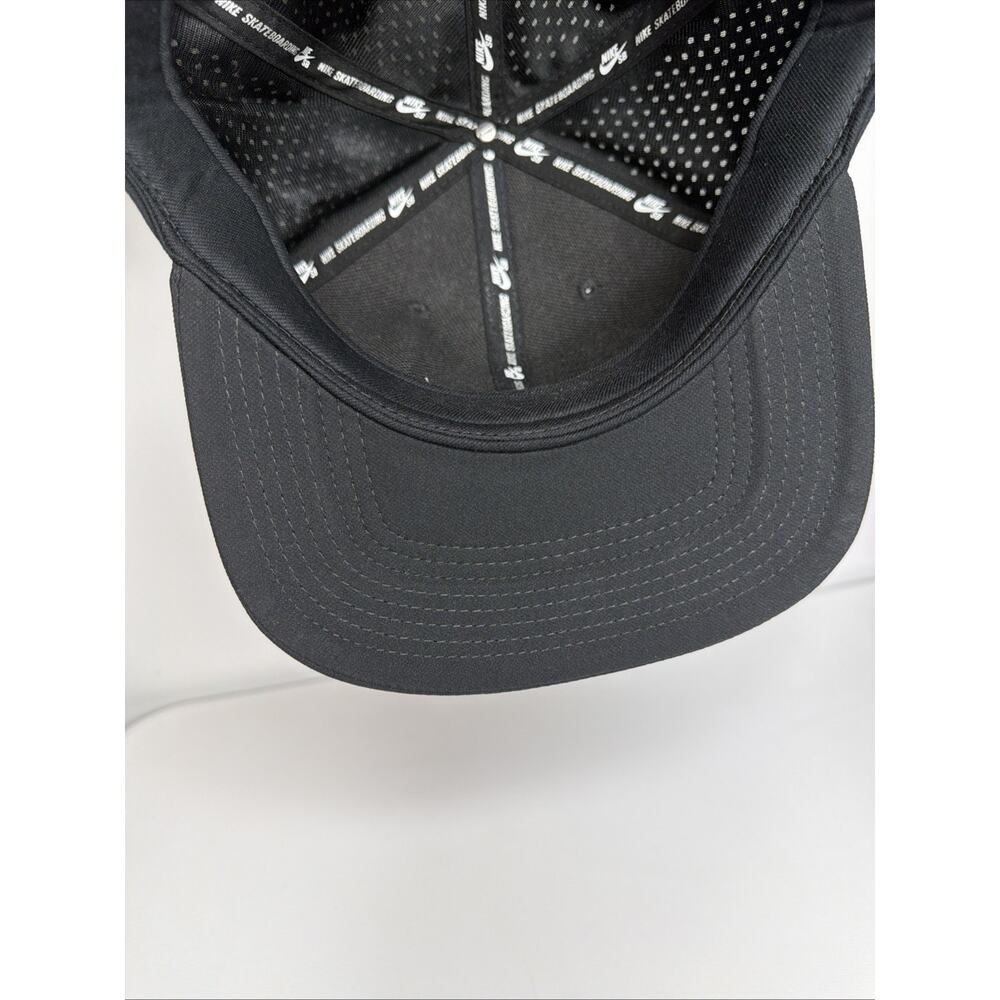 Nike SB Pro Dri-Fit Perforated SnapBack Black Hat - Picture 10 of 11